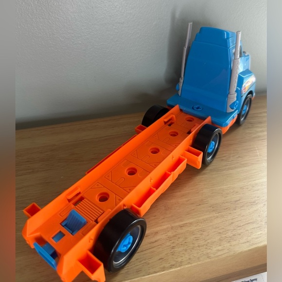 Hot Wheels tool kit truck toy - truck‎ only tool kit not included - Picture 7 of 7